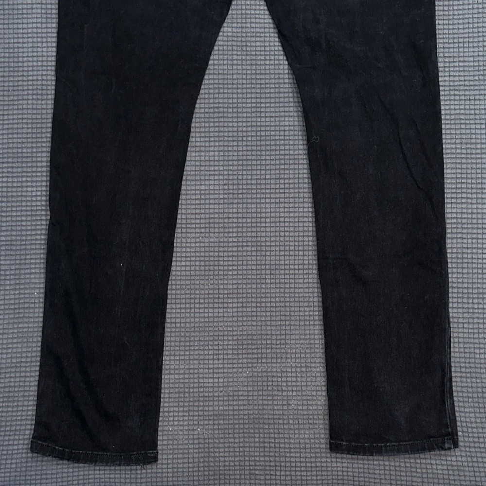 LIMITED TIME $5 ITEM!! Rue21 Men's Relaxed Black Jeans - Picture 5 of 6
